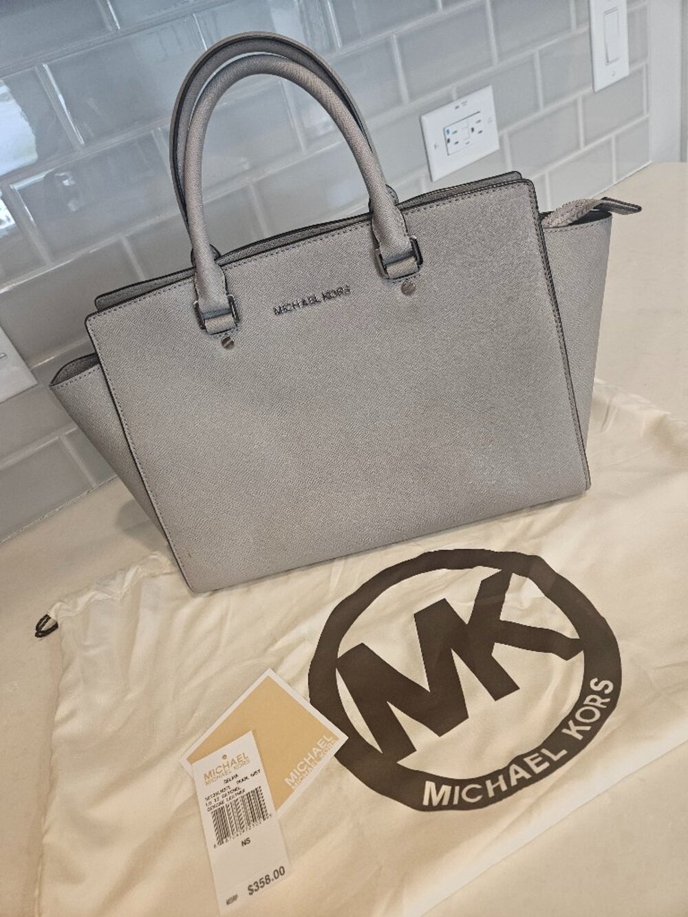 Michael Kors Large Selma Satchel Zip-Top Tote Saffiano Leather - Pearl Grey